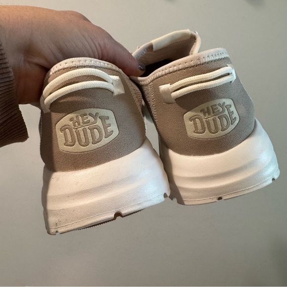 Hey Dude Women’s Sirocco Lightweight Slip On Sneakers Size 8 Neutral - Picture 6 of 7